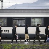Les jeunes gens interpellés à la gare de Buchs (SG), souvent des Afghans, veulent généralement poursuivre leur voyage vers la France ou la Grande-Bretagne. Paris avait dit craindre la mise en place d'une véritable "filière" traversant la Suisse....